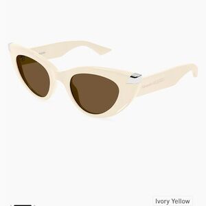 McQueen  Punk Rivet  Cat Eye Sunglasses Ivory Brown AMO442S 004 50MM-21-135 $485